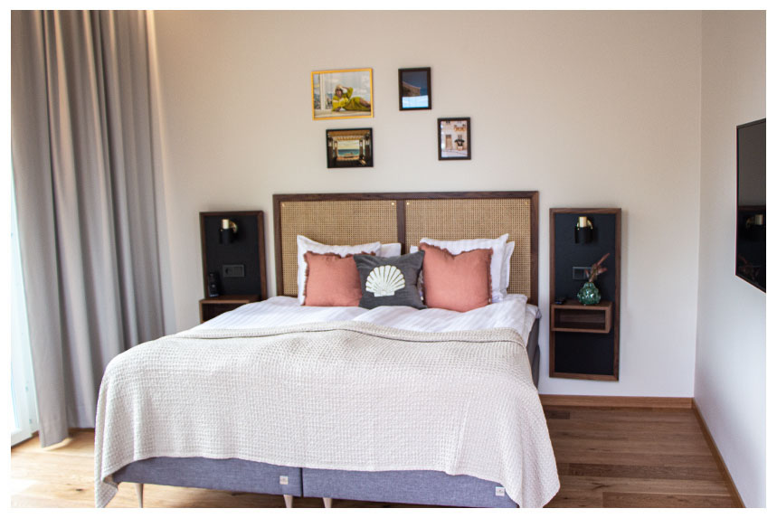 hotell-bed